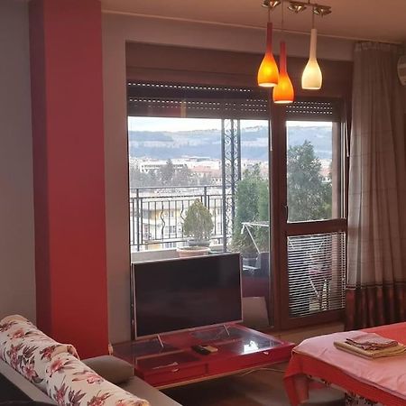 Unique Studio- Great Balcony And View! Parking Possibility! Veliko Tărnovo Exteriör bild