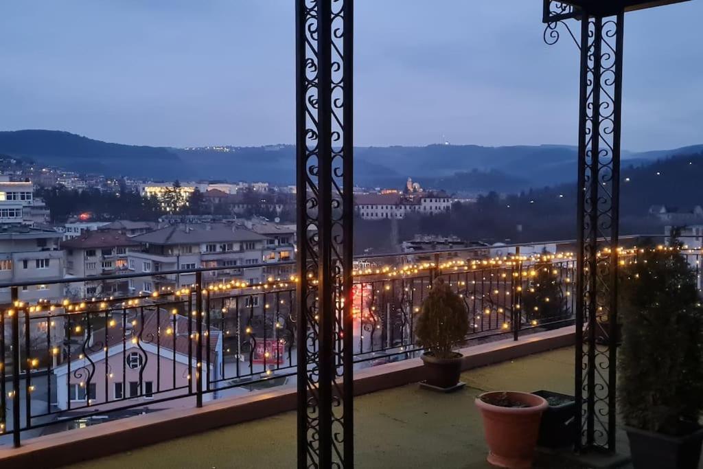 Unique Studio- Great Balcony And View! Parking Possibility! Veliko Tărnovo Exteriör bild