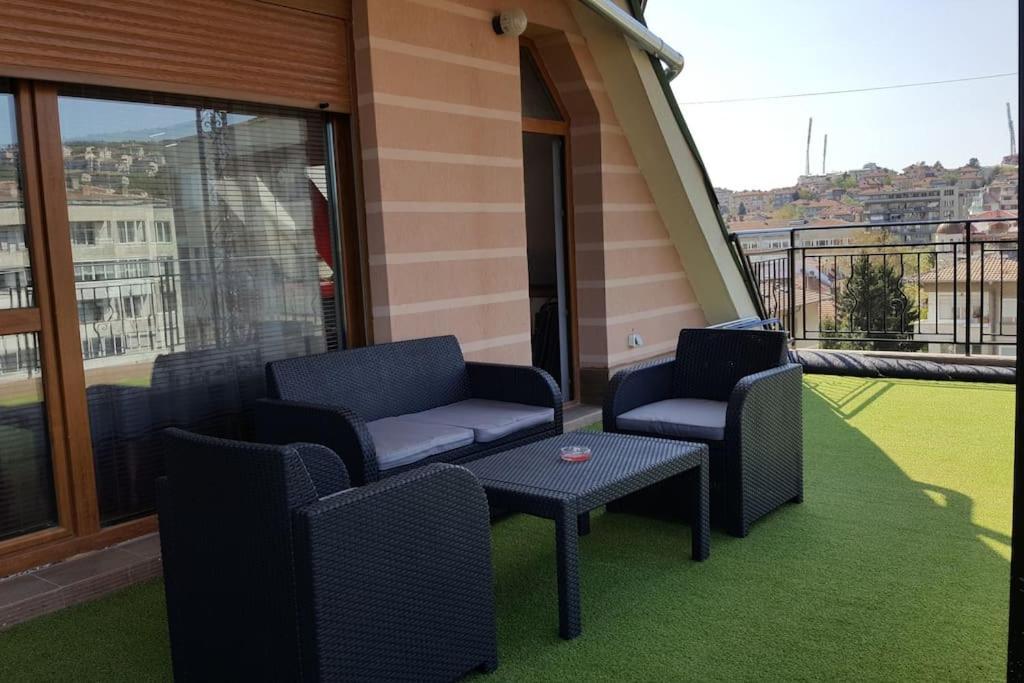 Unique Studio- Great Balcony And View! Parking Possibility! Veliko Tărnovo Exteriör bild
