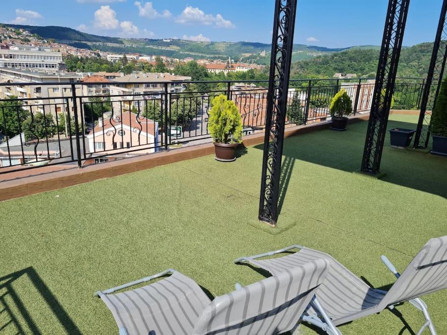 Unique Studio- Great Balcony And View! Parking Possibility! Veliko Tărnovo Exteriör bild