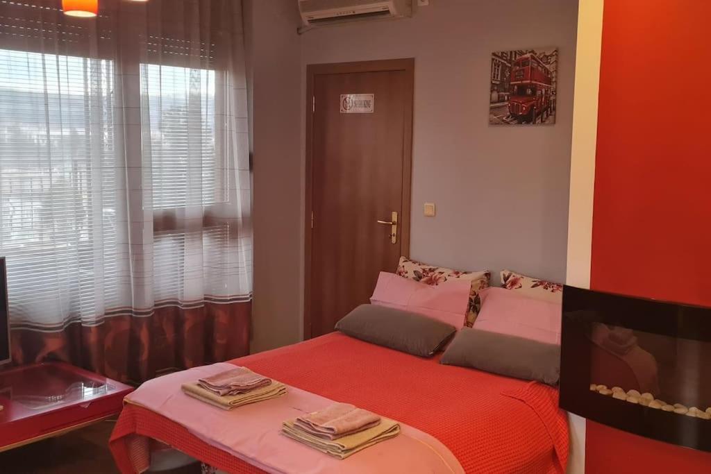 Unique Studio- Great Balcony And View! Parking Possibility! Veliko Tărnovo Exteriör bild